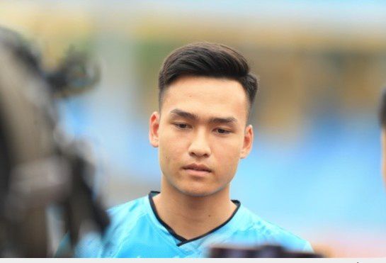 男人亲摸下面激烈视频